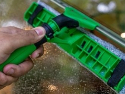 VisaVersa PRO Unger le nouveau combiné raclette & mouilleur vitre